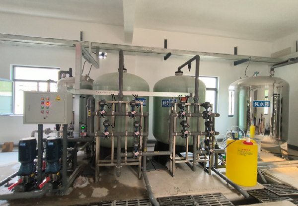 山東力諾15T反滲透設備安裝調(diào)試