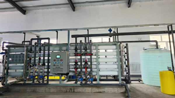 新疆80T/H反滲透設(shè)備生活用水安裝調(diào)試完成